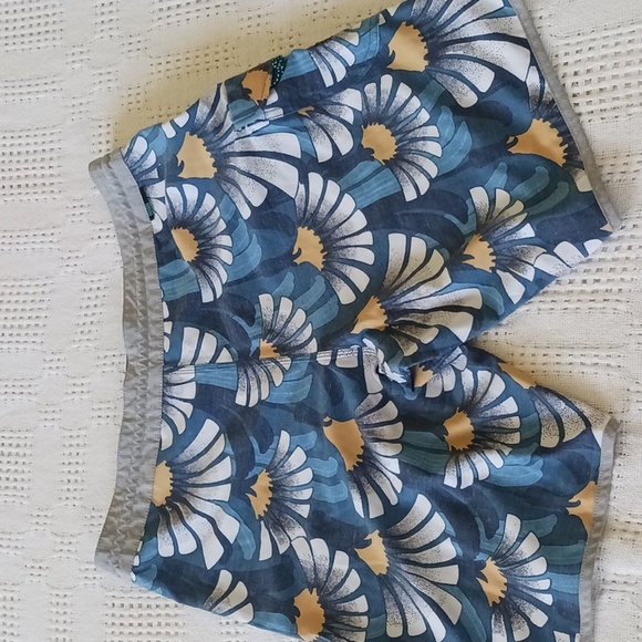 Vissla surf board swim shorts size 33 - Picture 6 of 6